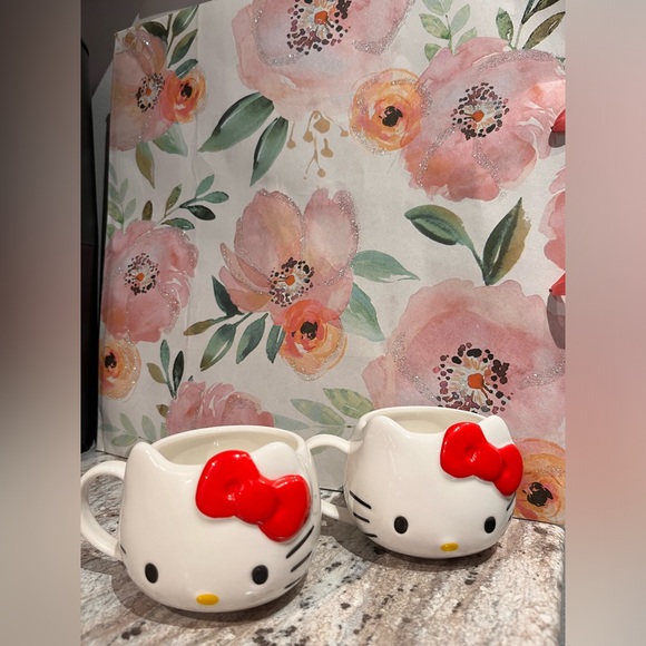 2 hello kitty coffee cups ❤️😻 - Picture 4 of 5